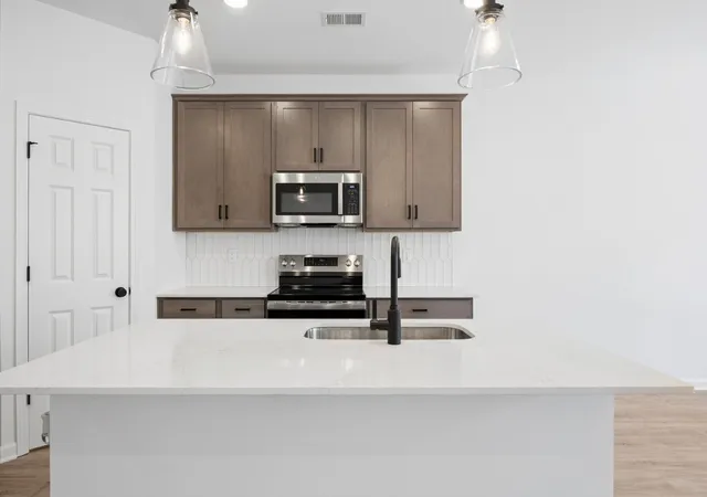 Photo 2 of Townhouse for sale at 2900 Suzanne Landon Dr #J1, Murfreesboro, TN 37130 | MLS# 3596338 | Listing updated on 2026-09-19