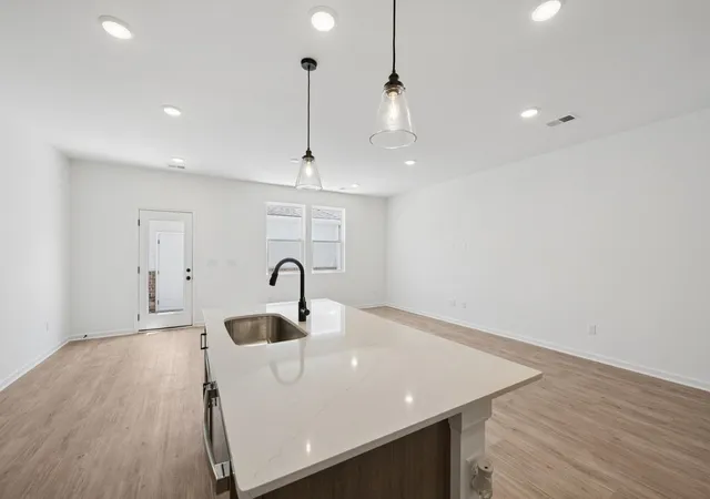 Photo 3 of Townhouse for sale at 2900 Suzanne Landon Dr #J1, Murfreesboro, TN 37130 | MLS# 3596338 | Listing updated on 2026-09-19