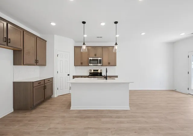 Photo 4 of Townhouse for sale at 2900 Suzanne Landon Dr #J1, Murfreesboro, TN 37130 | MLS# 3596338 | Listing updated on 2026-09-19
