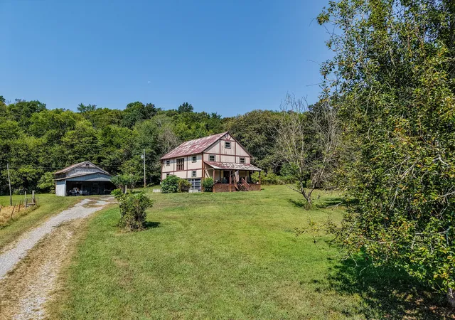 Single family home for sale at 969 Old Elkton Pike, Fayetteville, TN 37334 | MLS# 3596293