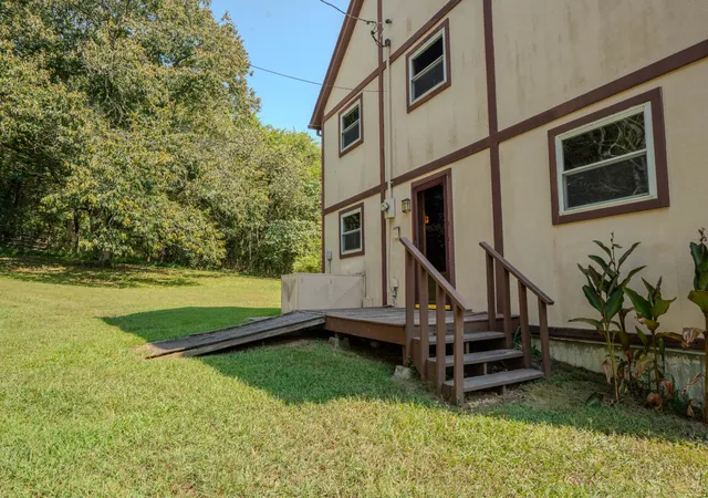 Photo 3 of Single family home for sale at 969 Old Elkton Pike, Fayetteville, TN 37334 | MLS# 3596293 | Listing updated on 2026-09-19