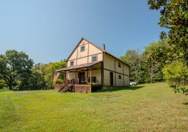 Photo 4 of Single family home for sale at 969 Old Elkton Pike, Fayetteville, TN 37334 | MLS# 3596293 | Listing updated on 2026-09-19