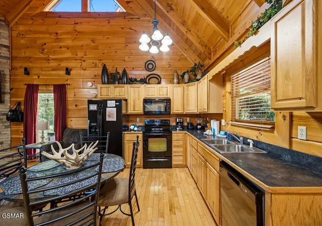 Photo 2 of Single family home for sale at 2040 Cougar Xing Way, Sevierville, TN 37876 | MLS# 3596287 | Listing updated on 2026-09-19