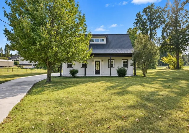Photo 2 of Single family home for sale at 6063 Mansford Rd, Winchester, TN 37398 | MLS# 3602049 | Listing updated on 2026-09-28
