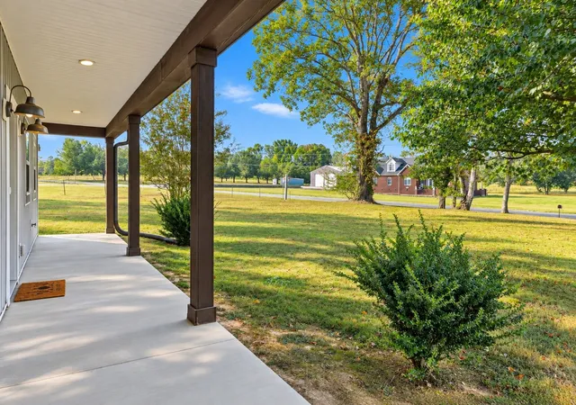 Photo 3 of Single family home for sale at 6063 Mansford Rd, Winchester, TN 37398 | MLS# 3602049 | Listing updated on 2026-09-28