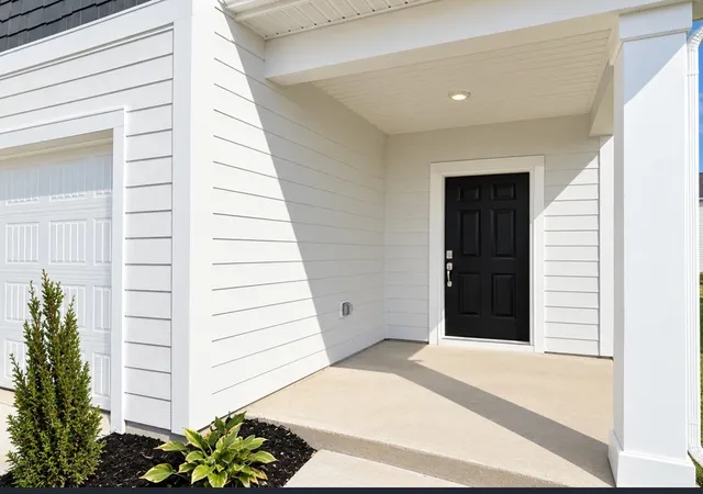 Photo 2 of Single family home for sale at 122 Ridgeview Dr, Shelbyville, TN 37160 | MLS# 3597714 | Listing updated on 2026-09-22