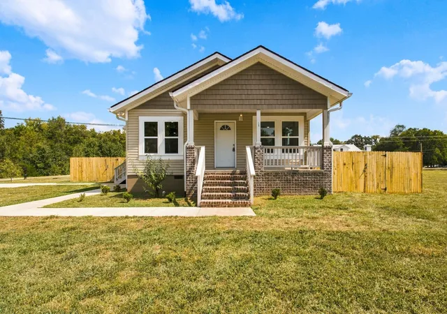 Photo 1 of Single family home for sale at 125 Front St N, Cowan, TN 37318 | MLS# 3597082 | Listing updated on 2026-09-24