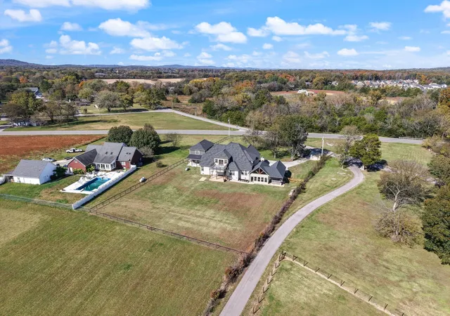 Photo 3 of Sale Pending at 4999 Crescent Ln, Murfreesboro, TN 37128 | MLS# 3597519 | Listing updated on 2026-09-24