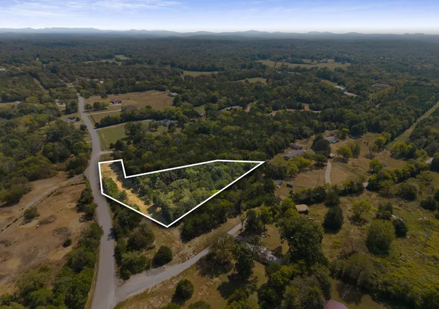 Photo 1 of Sale Pending at 5700 E Richmond Shop Rd, Lebanon, TN 37090 | MLS# 3596385 | Listing updated on 2026-09-25