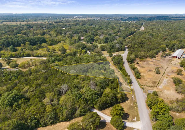 Photo 2 of Sale Pending at 5700 E Richmond Shop Rd, Lebanon, TN 37090 | MLS# 3596385 | Listing updated on 2026-09-25