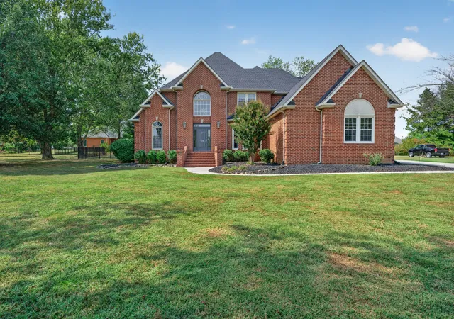Photo 1 of Single family home for sale at 105 Fairways Blvd N, Tullahoma, TN 37388 | MLS# 3597530 | Listing updated on 2026-09-22