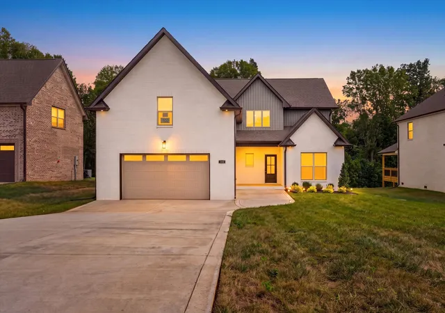 Photo 1 of Single family home for sale at 353 Young Ln, Pleasant View, TN 37146 | MLS# 3596569 | Listing updated on 2026-09-23