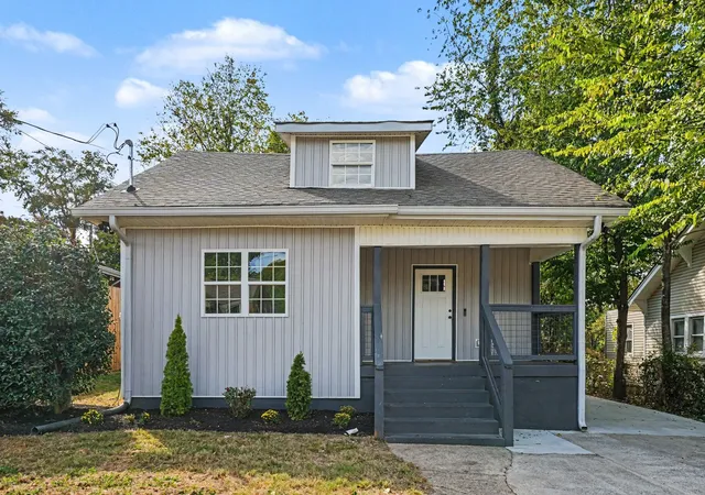 Photo 2 of Single family home for sale at 1709 21st Avenue N, Nashville, TN 37208 | MLS# 3602459 | Listing updated on 2026-10-08
