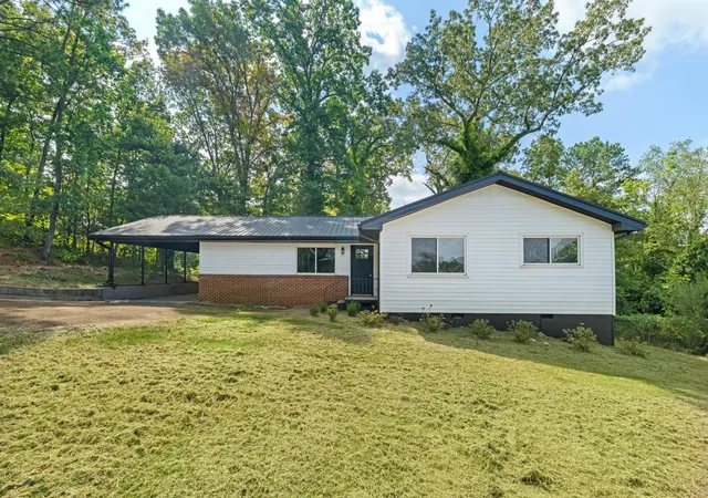 Single family home for sale at 3706 Hemingway Dr, Chattanooga, TN 37406 | MLS# 3596413