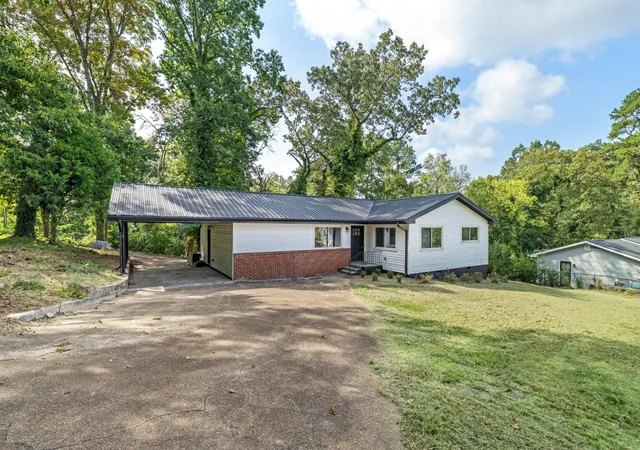 Photo 1 of Single family home for sale at 3706 Hemingway Dr, Chattanooga, TN 37406 | MLS# 3596413 | Listing updated on 2026-09-20