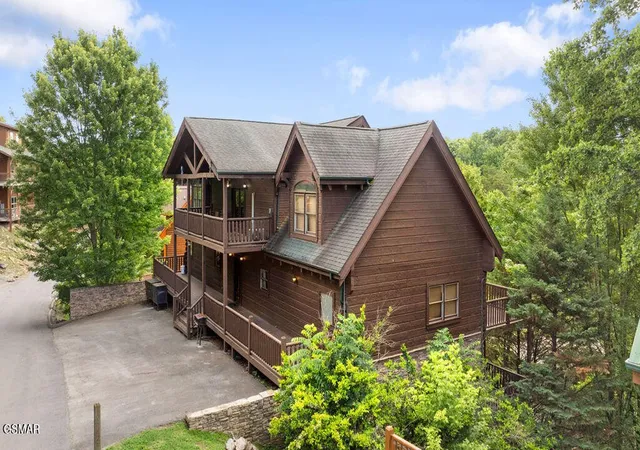 Photo 3 of Single family home for sale at 326 Alpine Mountain Way, Pigeon Forge, TN 37863 | MLS# 3596429 | Listing updated on 2026-09-25