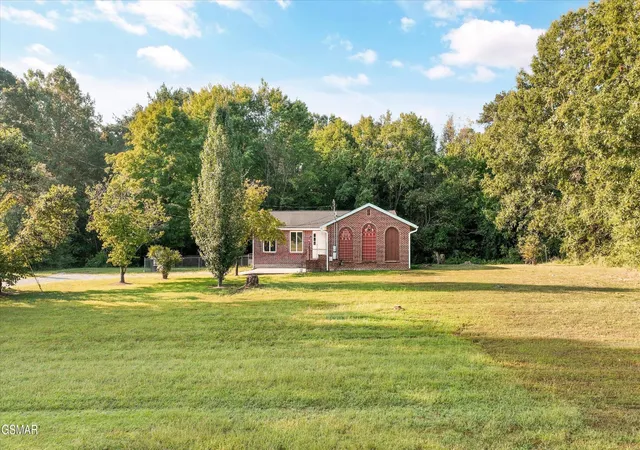 Photo 2 of Single family home for sale at 204 New Ctr Rd, Sevierville, TN 37876 | MLS# 3596434 | Listing updated on 2026-09-20