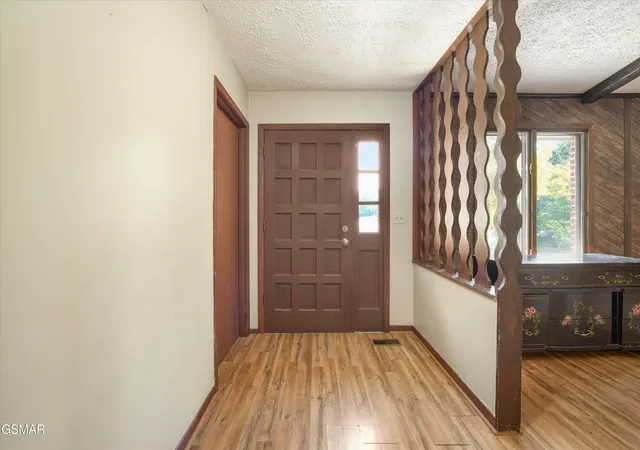 Photo 3 of Single family home for sale at 204 New Ctr Rd, Sevierville, TN 37876 | MLS# 3596434 | Listing updated on 2026-09-20