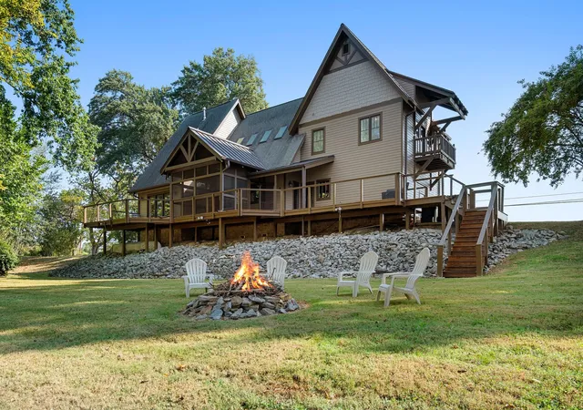 Photo 1 of Single family home for sale at 2401 Pennington Bnd Rd, Nashville, TN 37214 | MLS# 3596442 | Listing updated on 2026-09-26
