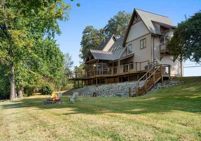 Photo 3 of Single family home for sale at 2401 Pennington Bnd Rd, Nashville, TN 37214 | MLS# 3596442 | Listing updated on 2026-09-26