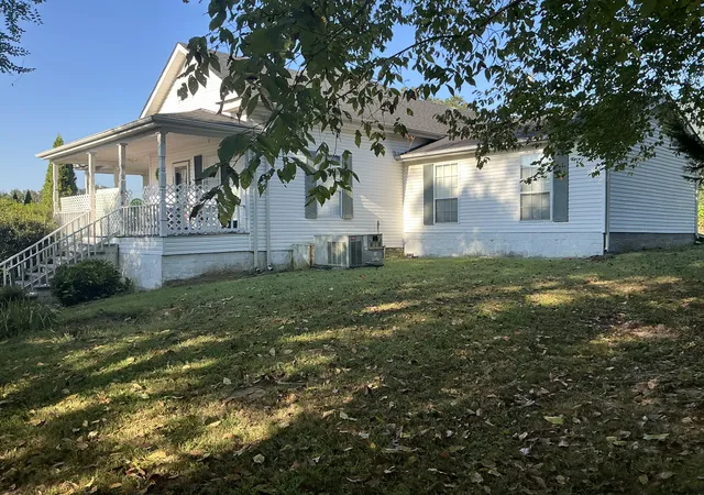 Photo 3 of Single family home for sale at 287 S Oak St, Whitwell, TN 37397 | MLS# 3596911 | Listing updated on 2026-10-06