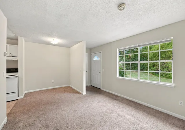 Listing Photo 4 - Condo for sale in building located at 466 Oak St, Rossville, GA 30741