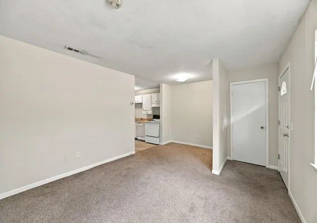Listing Photo 5 - Condo for sale in building located at 466 Oak St, Rossville, GA 30741