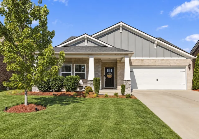 Photo 1 of Single family home for sale at 455 Fall Crk Cir, Goodlettsville, TN 37072 | MLS# 3598300 | Listing updated on 2026-10-04