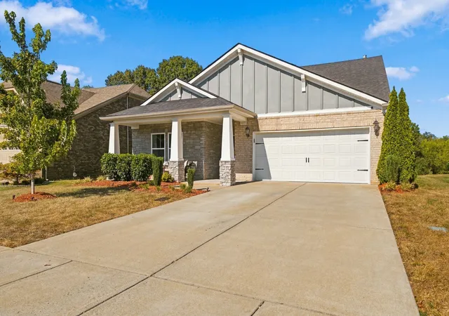 Photo 3 of Single family home for sale at 455 Fall Crk Cir, Goodlettsville, TN 37072 | MLS# 3598300 | Listing updated on 2026-10-04