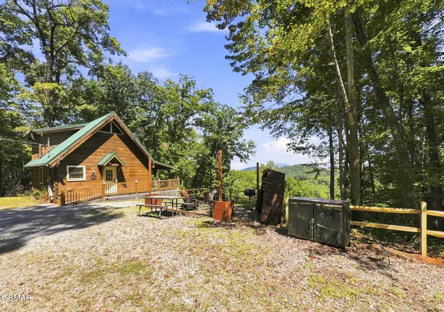Photo 2 of Single family home for sale at 4361 Oakland Way #3, Gatlinburg, TN 37738 | MLS# 3596449 | Listing updated on 2026-09-25