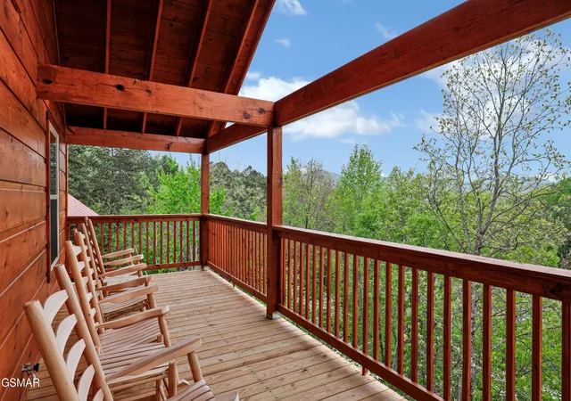 Photo 3 of Single family home for sale at 615 Quill Gordon Ct, Pigeon Forge, TN 37863 | MLS# 3596452 | Listing updated on 2026-09-21