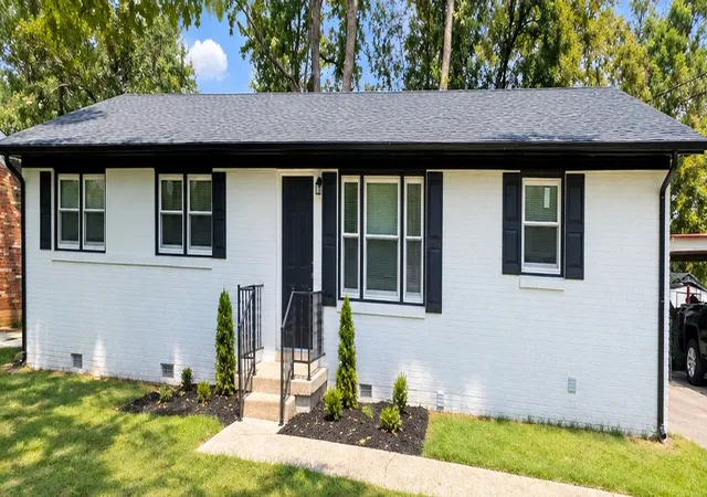 Photo 2 of Single family home for sale at 1611 Eagle St, Murfreesboro, TN 37130 | MLS# 3596459 | Listing updated on 2026-09-24