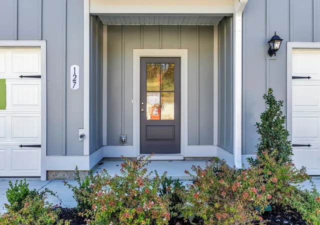 Photo 3 of Townhouse for sale at 127 Ironhorse Way, Dickson, TN 37055 | MLS# 3596468 | Listing updated on 2026-09-20