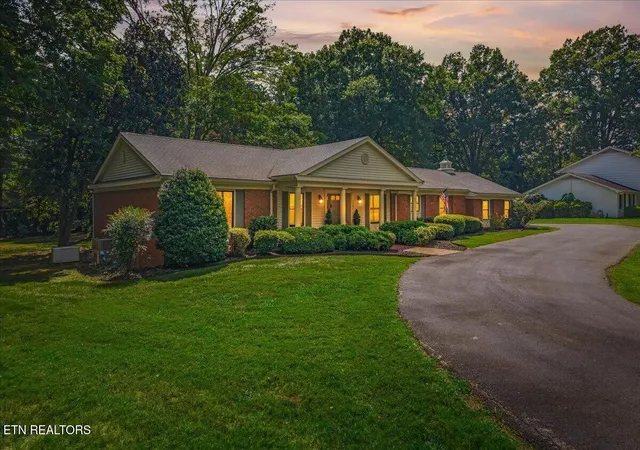 Photo 3 of Single family home for sale at 1121 Woodward Ave, Athens, TN 37303 | MLS# 3596472 | Listing updated on 2026-09-20