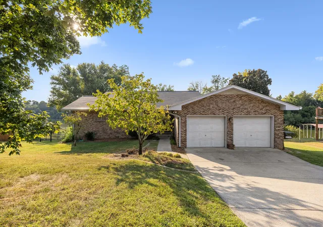 Photo 1 of Single family home for sale at 371 Lakeview Dr, Mount Juliet, TN 37122 | MLS# 3597744 | Listing updated on 2026-10-22