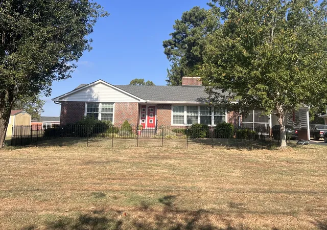 Photo 1 of Single family home for sale at 310 Beechcrest Cir, Lewisburg, TN 37091 | MLS# 3596561 | Listing updated on 2026-09-22