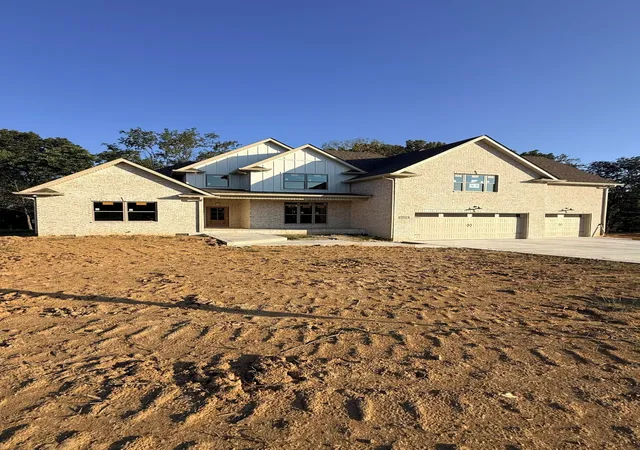 Single family home for sale at 247 Young Ln, Pleasant View, TN 37146 | MLS# 3596549