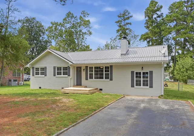 Single family home for sale at 512 Johnson St, Manchester, TN 37355 | MLS# 3596615 | Listing updated on 2026-09-22