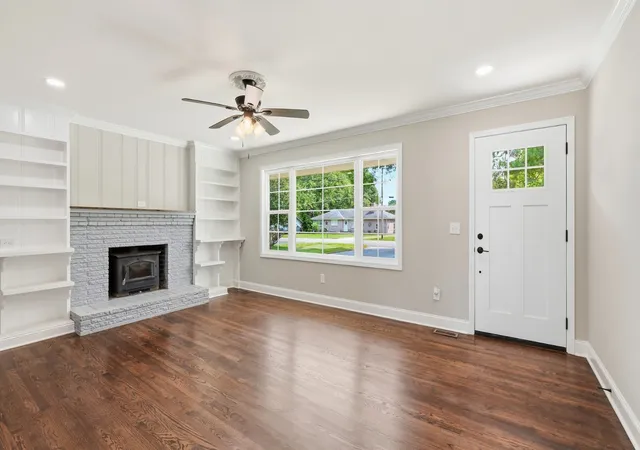Photo 2 of Single family home for sale at 512 Johnson St, Manchester, TN 37355 | MLS# 3596615 | Listing updated on 2026-09-22