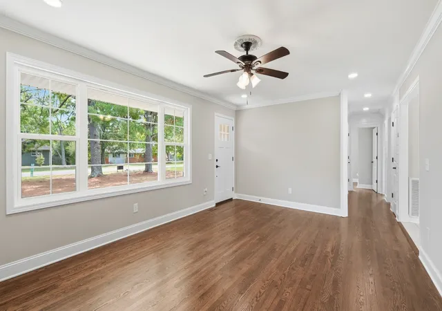 Photo 3 of Single family home for sale at 512 Johnson St, Manchester, TN 37355 | MLS# 3596615 | Listing updated on 2026-09-22