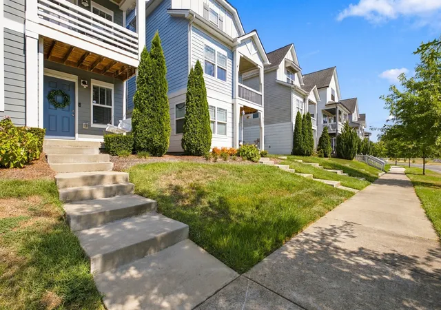 Photo 3 of Single family home for sale at 734 Bellevue Rd, Nashville, TN 37221 | MLS# 3597607 | Listing updated on 2026-09-26