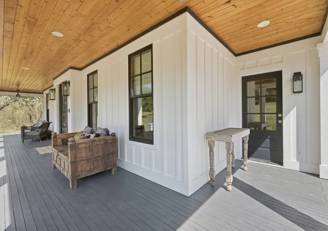 Photo 4 of Single family home for sale at 3613 Stonecreek Dr, Spring Hill, TN 37174 | MLS# 3598031 | Listing updated on 2026-10-11