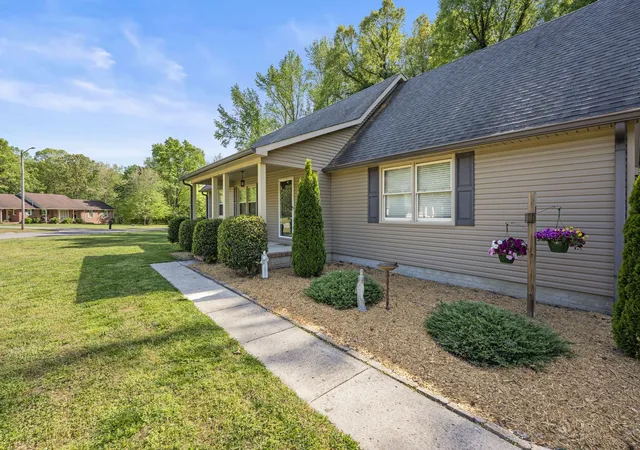 Photo 3 of Single family home for sale at 303 Rutledge Ave, Tullahoma, TN 37388 | MLS# 3601704 | Listing updated on 2026-10-03