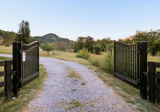 Photo 3 of Single family home for sale at 8565 Auburntown Rd, Auburntown, TN 37016 | MLS# 3596891 | Listing updated on 2026-09-24