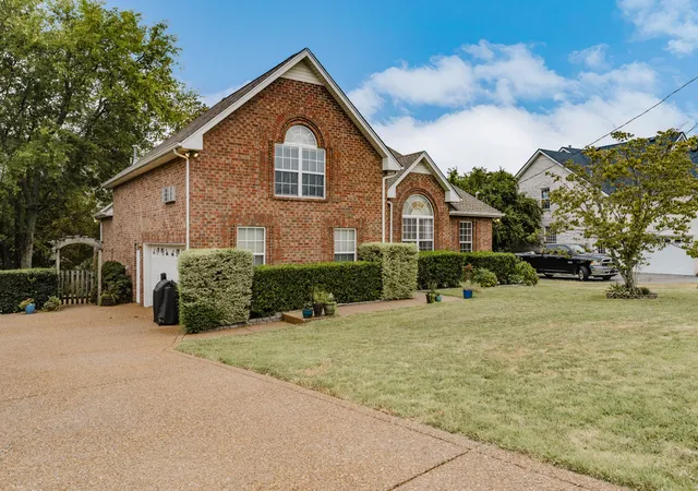 Photo 1 of Single family home for sale at 116 Strathmore Way, Hendersonville, TN 37075 | MLS# 3598542 | Listing updated on 2026-10-08