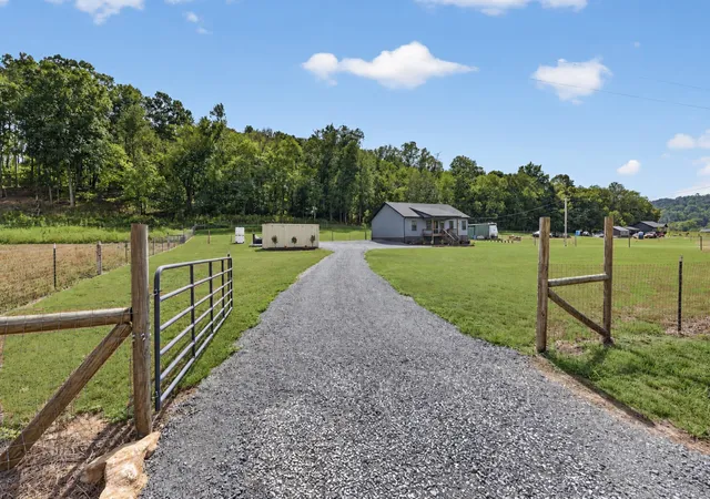 Photo 3 of Single family home for sale at 358 Beech Hl Ln, Hartsville, TN 37074 | MLS# 3596613 | Listing updated on 2026-09-25