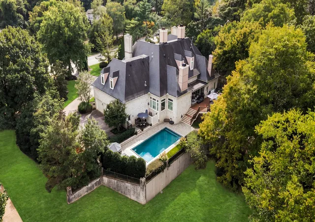 Photo 2 of Mansion for sale at 1216 Beddington Park, Nashville, TN 37215 | MLS# 3597293 | Listing updated on 2026-10-04