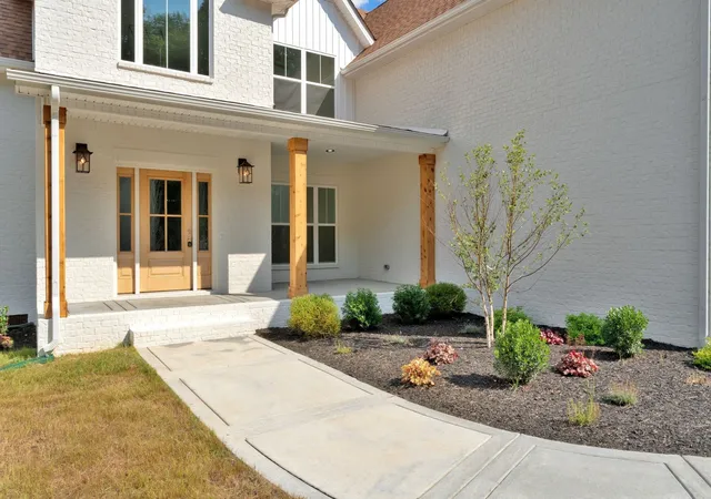 Photo 4 of Single family home for sale at 1065 Gholson Rd, Clarksville, TN 37043 | MLS# 3597180 | Listing updated on 2026-09-21
