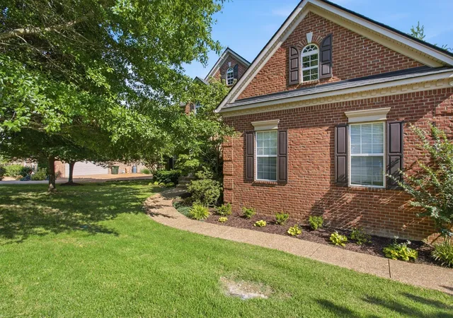 Photo 2 of Mansion for sale at 1122 Pin Oak Ln, Brentwood, TN 37027 | MLS# 3596560 | Listing updated on 2026-10-08