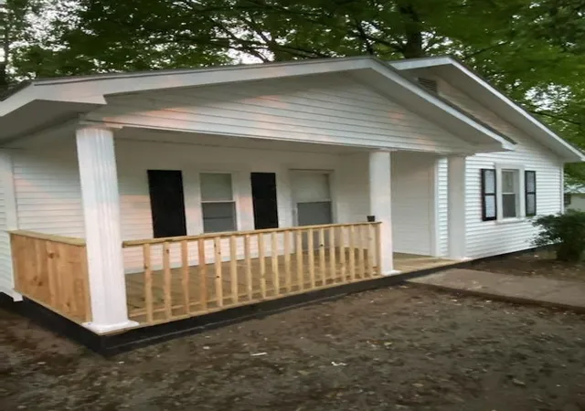 Photo 1 of Single family home for sale at 424 Jones St, Pulaski, TN 38478 | MLS# 3596578 | Listing updated on 2026-09-21